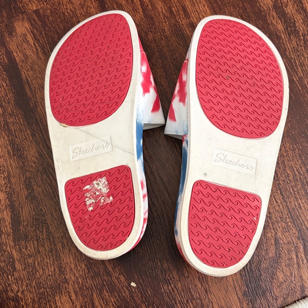 Skechers Plush Foam sandals - Picture 3 of 3